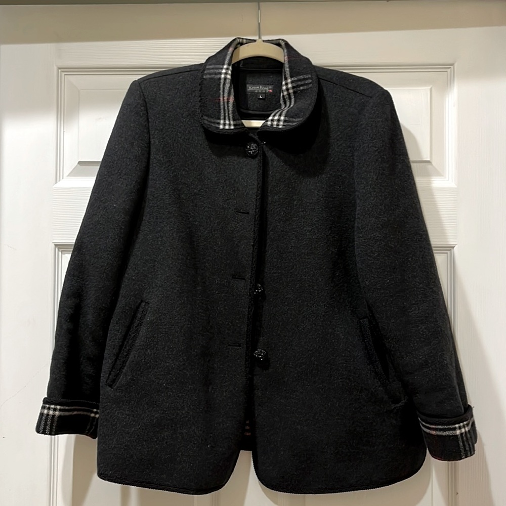 Keum Bang Large like wool coat. Lightweight but warm. Dark gray.